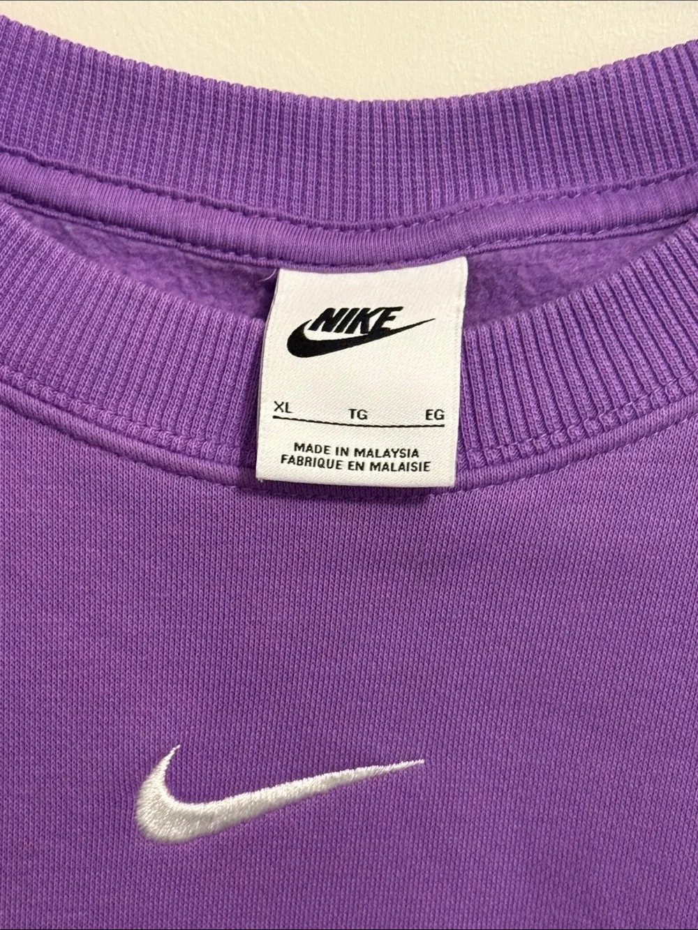Men’s Nike Purple Crewneck Sweatshirt with White Swoosh size XL